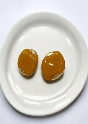 OPicoGirl - Brinco Dourado Resina Elegance - Preto