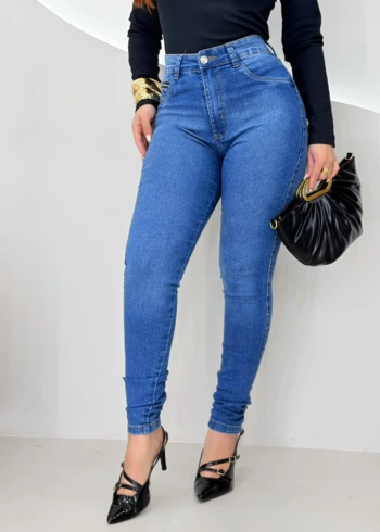 OPicoGirl – Calça Jeans Melinda Skinny Lavagem Azul Botão Dourado com Bolso Quadrado Frontal (cópia) OPicoGirl - Calça Jeans Melinda Skinny Lavagem Azul Botão Dourado com Bolso Quadrado Frontal (cópia)
